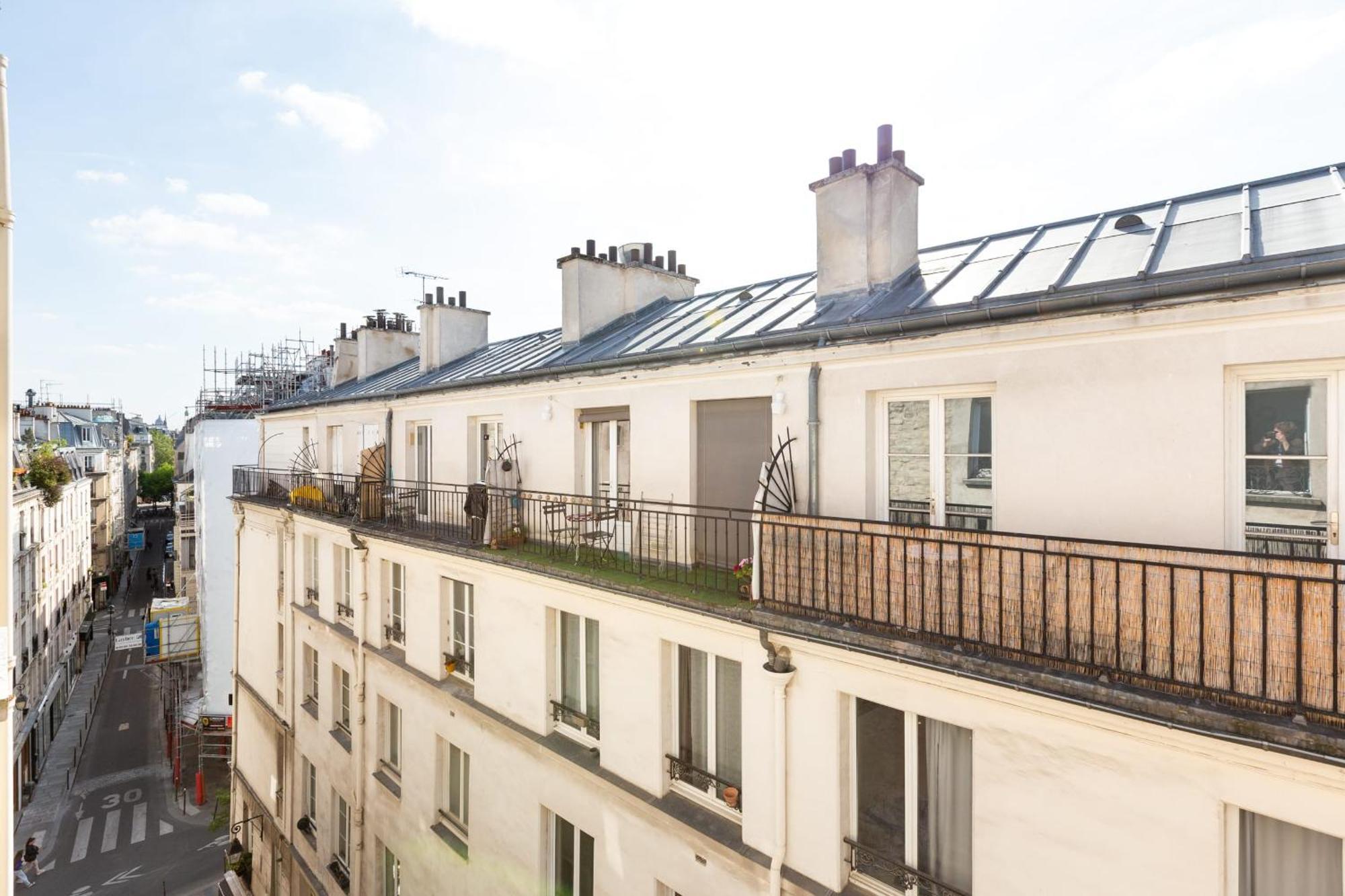 Harmonie Sous Elegance Au Marais
